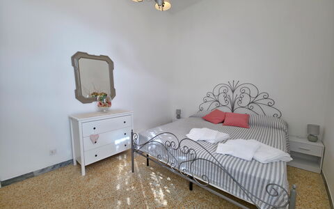 Casa Serena: Meubles, Lit, Chambre, Design Intérieur, Sol, Sol, Drap De Lit, Literie, Plafond, Pièce