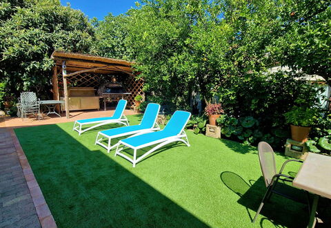 Villa Romantic Garden: Jardin, Arbuste, Meubles, Mobilier De Jardin, Arrière-Cour, Ombre, Pelouse, Eco Hôtel, Piscine, Recours