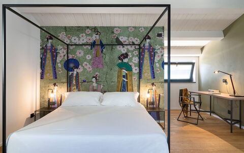 Villa Cloris: Design Intérieur, Chambre, Sol, Meubles, Sol, Plafond, Éclairage, Lit, Luminaire, Cadre De Lit