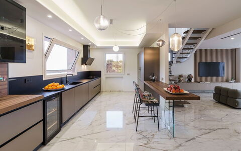 Villa Shelly: Design Intérieur, Sol, Meubles, Sol, Mur, Luminaire, Bois, Plafond, Cuisine, Éclairage