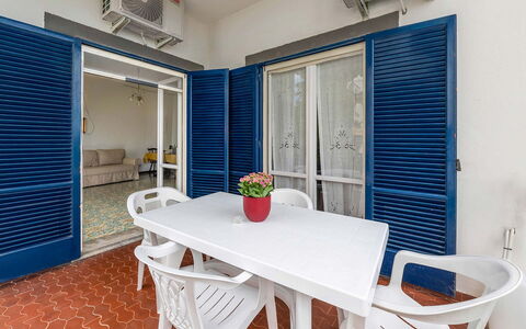 Casa Iago: Sol, Sol, Appartement, Ombre, Tuile, Plante D'Appartement, Balcon, Mobilier De Jardin, Pot De Fleur, Accueil Porte