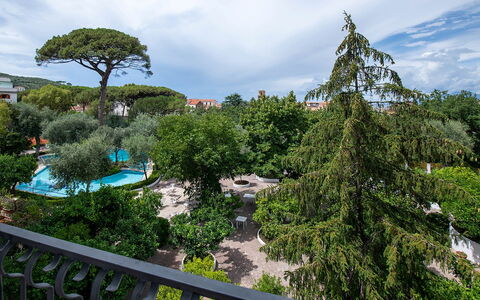 Casa Iago: Arbre, Jardin, Pelouse, Aménagement Paysager, Ombre, Cour, Parc, Arrière-Cour, Hacienda, Jardin Botanique