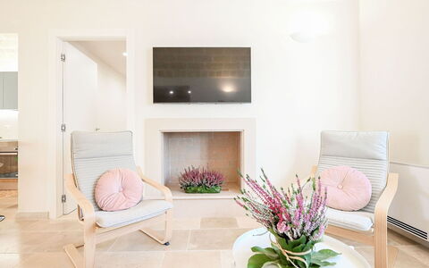 Trulli Heaven: Meubles, Design Intérieur, Mur, Sol, Bois, Sol, Domicile, Salon, Pièce, Éclairage
