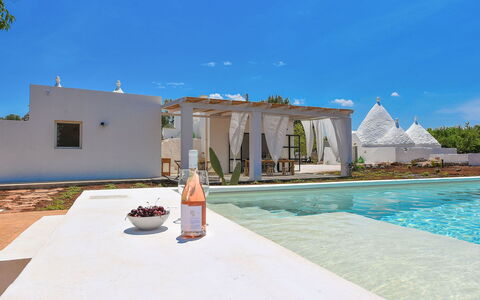Trulli Fontana: Structure En Plein Air, Villa, Piscine