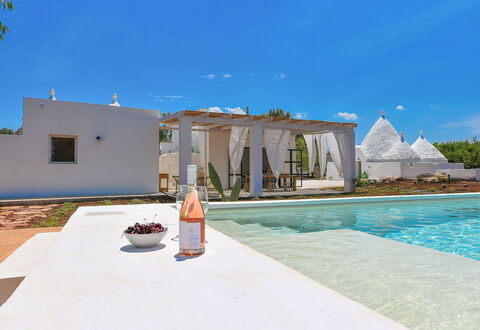 Trulli Fontana: Structure En Plein Air, Villa, Piscine