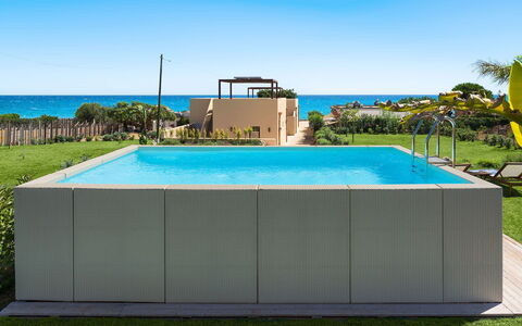 Villa Paprika: Piscine, Composite, Jardin, Loisir, Ombre, Aménagement Paysager, Gazon Artificiel, Arrière-Cour, Conception, Cour