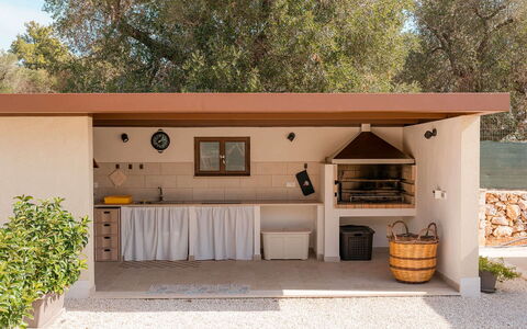Villa Il Gelsomino: Jardin, Ombre, Tache De Bois, Structure En Plein Air, Arrière-Cour, Cuisine, Conception, Pot De Fleur, Plante D'Appartement, Chaise