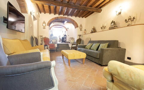 Villa Grevigiana: Meubles, Design Intérieur, Mur, Sol, Canapé, Bois, Sol, Pièce, Plafond, Salon