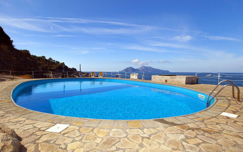 Villa Mary: Bleu, L'Eau, Piscine, Mer, Cotiers Et Relief Océaniques, Côte, Océan, Tropiques, Plage, Baie