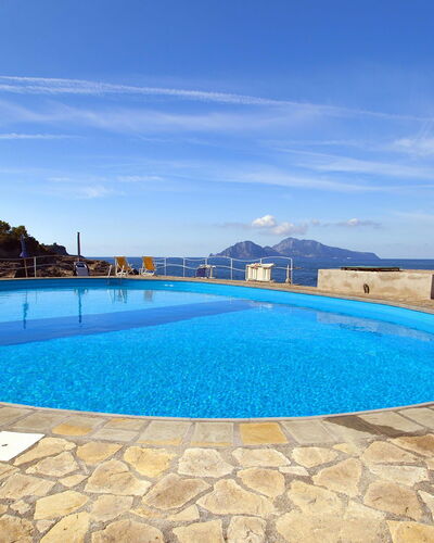 Villa Mary: Bleu, L'Eau, Piscine, Mer, Cotiers Et Relief Océaniques, Côte, Océan, Tropiques, Plage, Baie