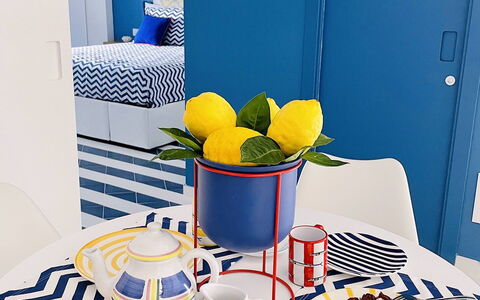 Nole 1: Bleu, Meubles, Design Intérieur, Table, Vaisselle, Salle À Manger, Chaise, Pièce, Vaisselle, Porcelaine