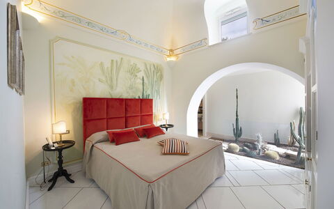 Villa Chiara: Meubles, Design Intérieur, Mur, Sol, Chambre, Lit, Sol, Plafond, Pièce, Éclairage