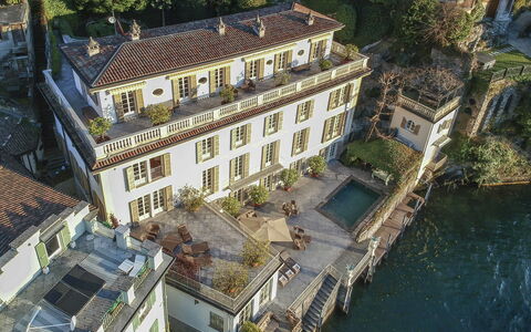 Villa Silva: Bâtiment, Maison, Architecture, Domicile, Biens, Manoir, Villa, Balcon, Ville Resort, Hôtel