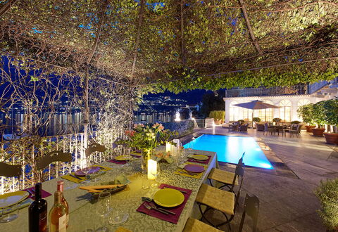 Villa Silva: Bleu, Piscine, Recours, Nuit, Éclairage Paysager, Eco Hôtel, Hôtel, Chaise, Mobilier De Jardin, Restaurant