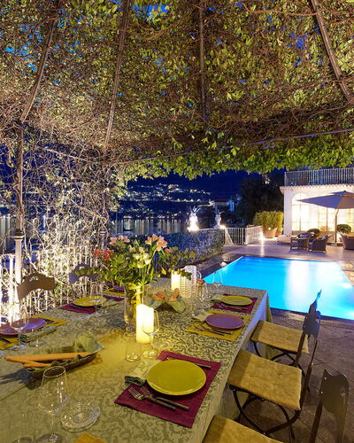 Villa Silva: Bleu, Piscine, Recours, Nuit, Éclairage Paysager, Eco Hôtel, Hôtel, Chaise, Mobilier De Jardin, Restaurant
