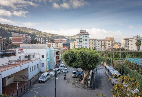 Casa Lucio: Bâtiment, Zone Urbaine, Ville, Zone Résidentielle, Appartement, Quartier, Ville, Design Urbain, Zone Métropolitaine, Banlieue