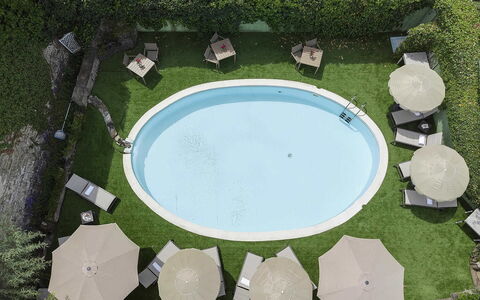 Villa Senio: Piscine, Recours, Mobilier De Jardin, Hôtel, Parapluie, Chaise, Hôtel Boutique, Thermes