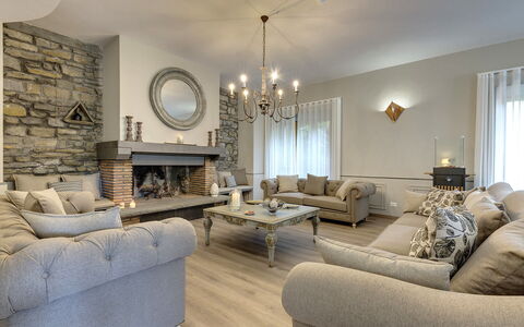 Villa Senio: Meubles, Design Intérieur, Canapé, Sol, Salon, Bois, Domicile, Sol, Plafond, Pièce