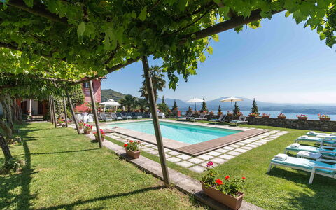 Mariuccia 1: Piscine, Recours, Mobilier De Jardin, Eco Hôtel, Chaîne De Montagnes, Hacienda, Loisir, Pot De Fleur, Ville Resort, Ombre