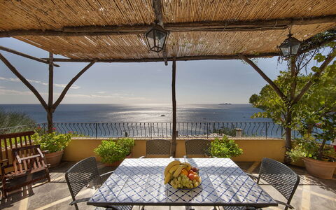 Little Mansour: Meubles, Mobilier De Jardin, Chaise, Mer, Table, Cotiers Et Relief Océaniques, Côte, Tableau De Plein Air, Balcon, Pot De Fleur