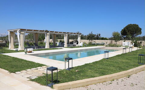 Masseria Loyola: Jardin, Aménagement Paysager, Piscine, Ombre, Biens, Cour, Structure En Plein Air, Conception, Mobilier De Jardin, Arrière-Cour