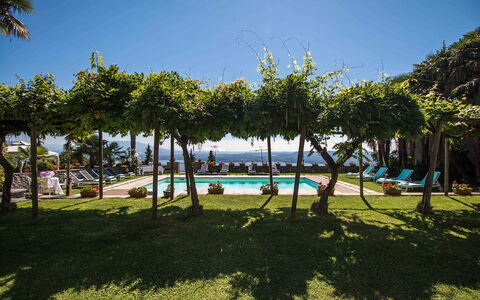 Mariuccia 3: Recours, Loisir, Piscine, Mobilier De Jardin, Eco Hôtel, Ombre, Vacances, Tropiques, Ville Resort