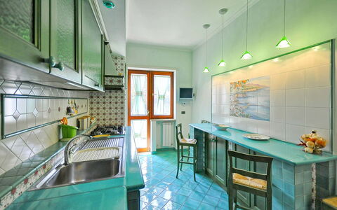 Apartment Bright: Design Intérieur, Sol, Cuisine, Plafond, Sol, Pièce, Comptoir, Éclairage, Domicile, Luminaire