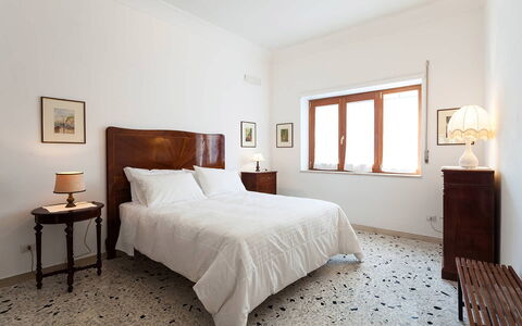 Casa Gina: Sol, Mur, Sol, Design Intérieur, Bois, Meubles, Plafond, Lit, Chambre, Pièce