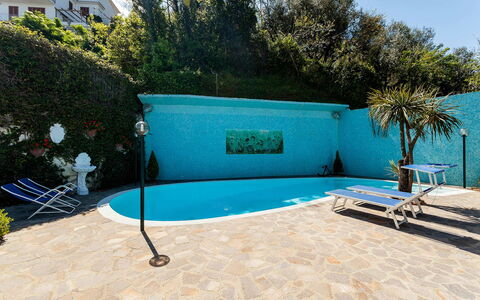Villa Angel: Bleu, Piscine, L'Eau, Composite, Recours, Loisir, Mobilier De Jardin, Eco Hôtel, Ombre, Aménagement Paysager
