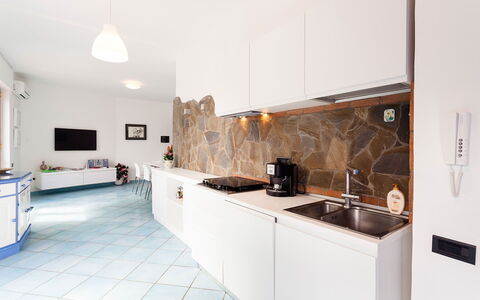 Villa Angel: Cuisine, Sol, Design Intérieur, Principaux Appliance, Comptoir, Appareil De Cuisine, Sol, Plafond, Électroménager, Éclairage