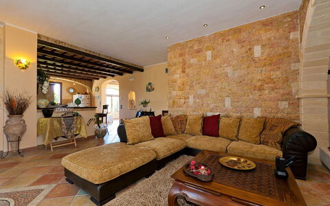 Villa Athena: Meubles, Design Intérieur, Canapé, Mur, Sol, Sol, Bois, Plafond, Salon, Table
