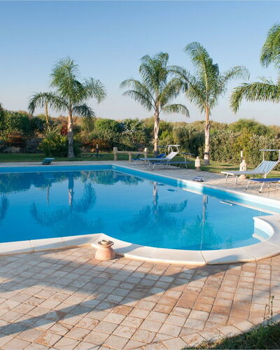 Villa Athena: Piscine, Recours, Loisir, Ombre, Composite, Eco Hôtel, Mobilier De Jardin, Dalle, Tuile, Parapluie
