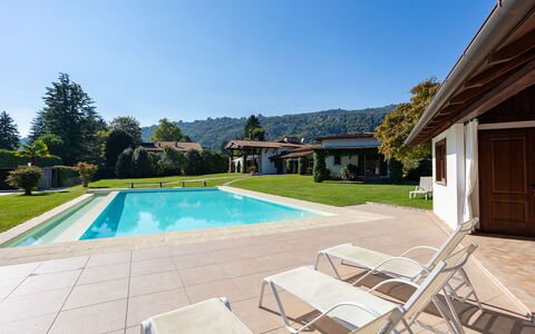 Villa Brin: Piscine, Recours, Ferme, Biens, Eco Hôtel, Hacienda, Chalet, Pelouse, Villa, Jardin