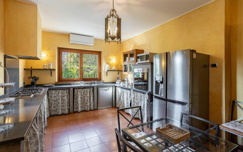 Villa Brin: Design Intérieur, Meubles, Sol, Cuisine, Plafond, Pièce, Comptoir, Sol, Éclairage, Domicile