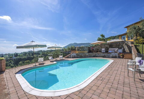 Villa delle Rose: Piscine, Recours, Mobilier De Jardin, Eco Hôtel, Hôtel, Ville Resort, Parapluie, Chaise, Balancelle, Villa