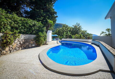 Villa Lamaro: Bleu, Piscine, Composite, Recours, Ombre, Béton, Eco Hôtel, Aménagement Paysager, Caractéristique De L'Eau, Conception