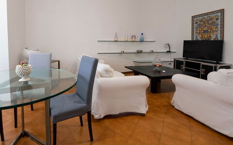 Apartment Alan: Meubles, Design Intérieur, Sol, Sol, Table, Canapé, Pièce, Salon, Éclairage, Appartement