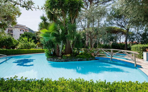 Apartment Alan: Piscine, Recours, Jardin, Eco Hôtel, Ombre, Aménagement Paysager, Hacienda, Cour, Hôtel