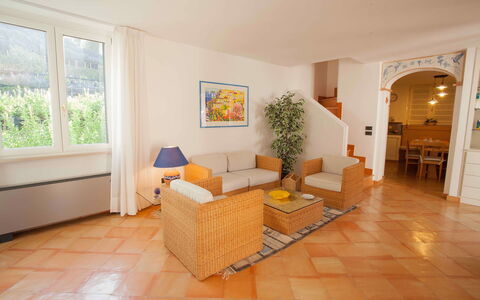 Casa Amalfitana: Meubles, Design Intérieur, Sol, Sol, Bois, Canapé, Plafond, Table, Pièce, Salon