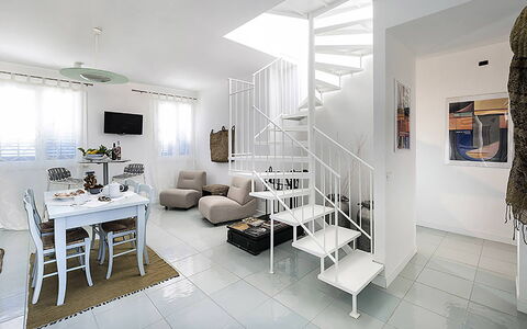 Casa Delfino: Design Intérieur, Sol, Meubles, Sol, Appartement, Domicile, Pièce, Salon, Chaise, Canapé