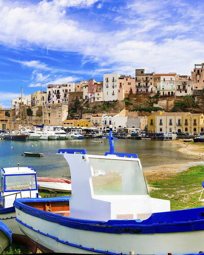 Casa Delfino: Bateau, Navire, Côte, Mer, Cotiers Et Relief Océaniques, Bateaux Et Nautique - Materiel Et Fournitures, Canal, Rive, Plage, Ville Resort