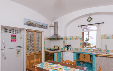 Casa Gemma: Design Intérieur, Meubles, Sol, Cuisine, Bois, Plafond, Sol, Comptoir, Pièce, Cabinetry