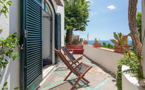 Casa Giardino: Bleu, Mer, Océan, Balcon, Pot De Fleur, Côte, Ombre, Plante D'Appartement, Mobilier De Jardin, Chaise