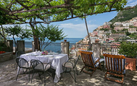 Casa la Sponda: Meubles, Table, Chaise, Tableau De Plein Air, Mobilier De Jardin, Nappe De Table, Pot De Fleur, Restaurant, Balcon, Plante D'Appartement