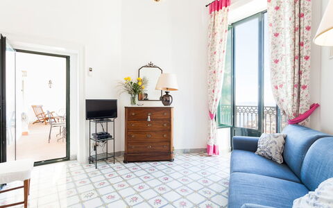 Casa Li Galli: Meubles, Sol, Design Intérieur, Sol, Table, Chaise, Pièce, Salon, Table Cuisine Et Salle A Manger, Tapis