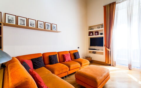 Casa Rossella: Meubles, Design Intérieur, Canapé, Sol, Bois, Salon, Sol, Pièce, Éclairage, Domicile