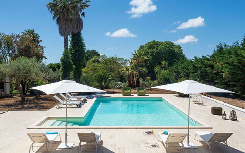 Green Villa: Piscine, Mobilier De Jardin, Parapluie, Recours, Balancelle, Meubles, Chaise, Eco Hôtel, Ombre, Composite