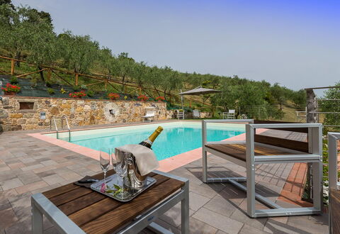 Il Podere: Mobilier De Jardin, Piscine, Recours, Tableau De Plein Air, Chaise, Jardin, Eco Hôtel, Aménagement Paysager, Pot De Fleur, Arrière-Cour
