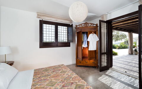 Villa Almond: Meubles, Design Intérieur, Sol, Sol, Plafond, Éclairage, Domicile, Pièce, Lit, Chambre
