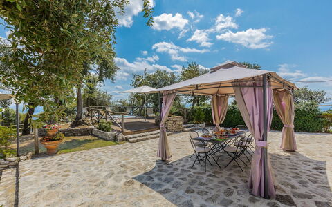 Villa Bastiano: Dalle, Ombre, Structure En Plein Air, Jardin, Pot De Fleur, Chaise, Belvédère, Mobilier De Jardin, Aménagement Paysager, Patio